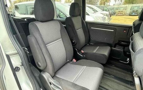 Honda Stepwgn IV, 2017 год, 1 432 800 рублей, 4 фотография