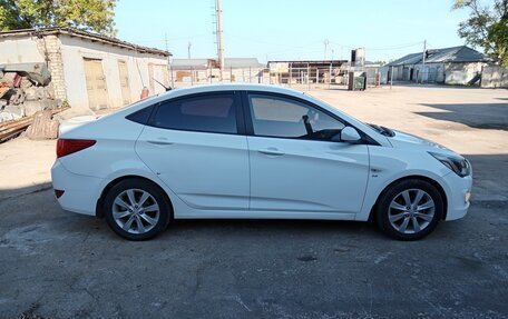Hyundai Solaris II рестайлинг, 2014 год, 675 000 рублей, 4 фотография