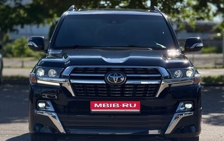 Toyota Land Cruiser 200, 2020 год, 9 000 000 рублей, 3 фотография