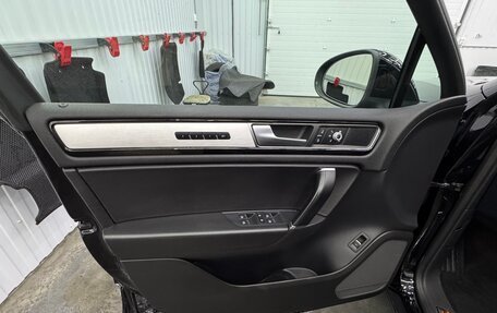Volkswagen Touareg III, 2017 год, 3 990 000 рублей, 21 фотография