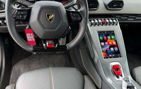 Lamborghini Huracán, 2022 год, 23 500 000 рублей, 14 фотография