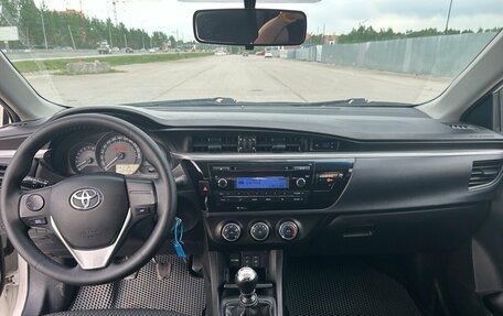 Toyota Corolla, 2013 год, 1 180 000 рублей, 5 фотография