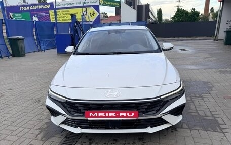 Hyundai Elantra, 2024 год, 2 350 000 рублей, 2 фотография