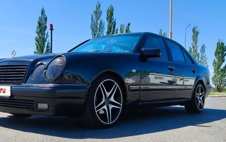 Mercedes-Benz E-Класс, 1998 год, 400 000 рублей, 3 фотография