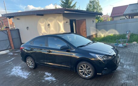 Hyundai Solaris II рестайлинг, 2022 год, 1 700 000 рублей, 2 фотография
