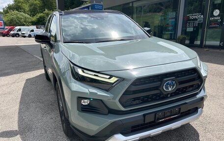 Toyota RAV4, 2023 год, 3 580 777 рублей, 3 фотография
