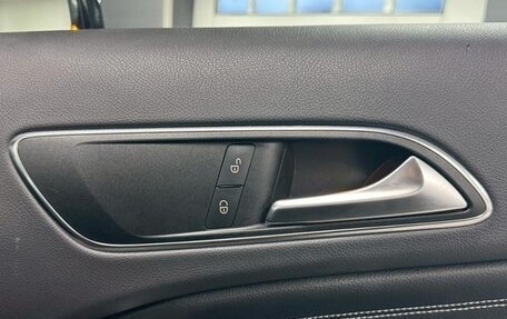 Mercedes-Benz GLA, 2017 год, 1 300 000 рублей, 19 фотография