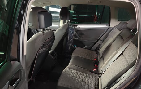 Volkswagen Tiguan II, 2021 год, 3 700 000 рублей, 14 фотография