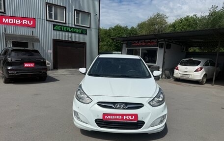 Hyundai Solaris II рестайлинг, 2012 год, 850 000 рублей, 1 фотография