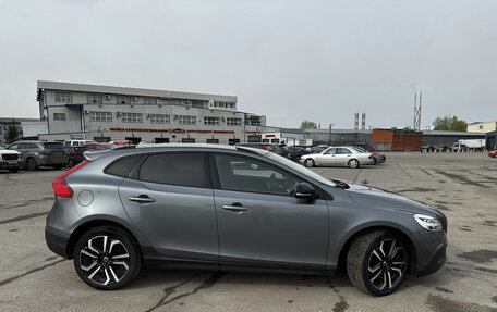Volvo V40 Cross Country I, 2018 год, 1 900 000 рублей, 3 фотография