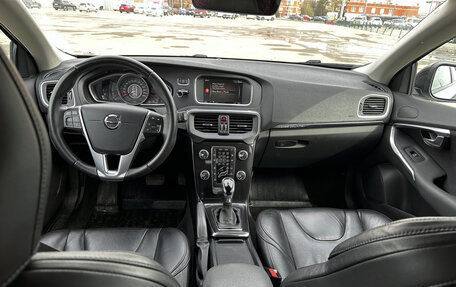 Volvo V40 Cross Country I, 2018 год, 1 900 000 рублей, 10 фотография