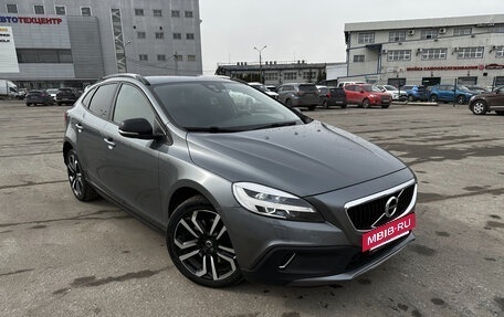 Volvo V40 Cross Country I, 2018 год, 1 900 000 рублей, 2 фотография