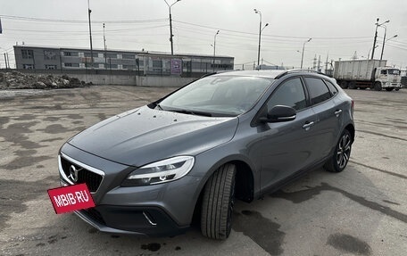 Volvo V40 Cross Country I, 2018 год, 1 900 000 рублей, 9 фотография