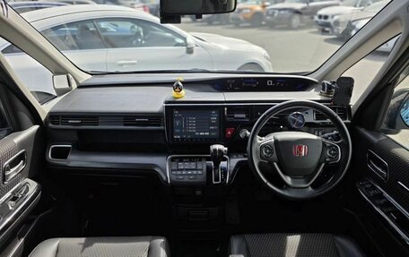 Honda Stepwgn IV, 2015 год, 2 277 000 рублей, 13 фотография