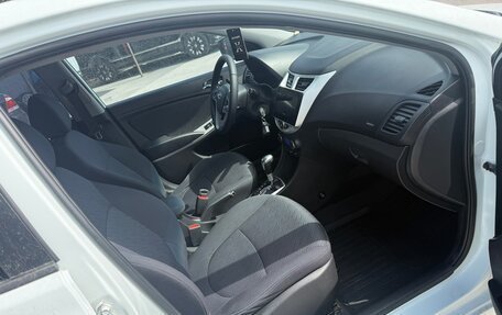 Hyundai Solaris II рестайлинг, 2012 год, 850 000 рублей, 11 фотография