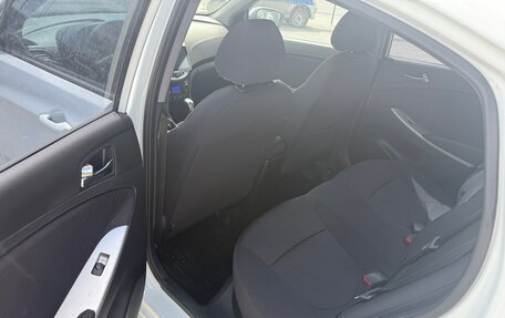 Hyundai Solaris II рестайлинг, 2012 год, 850 000 рублей, 12 фотография