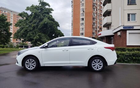 Hyundai Solaris II рестайлинг, 2017 год, 820 000 рублей, 3 фотография