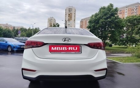 Hyundai Solaris II рестайлинг, 2017 год, 820 000 рублей, 2 фотография