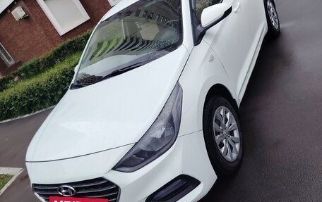 Hyundai Solaris II рестайлинг, 2017 год, 820 000 рублей, 5 фотография