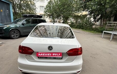 Volkswagen Jetta VI, 2014 год, 1 000 000 рублей, 4 фотография