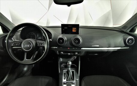 Audi A3, 2018 год, 1 805 000 рублей, 13 фотография