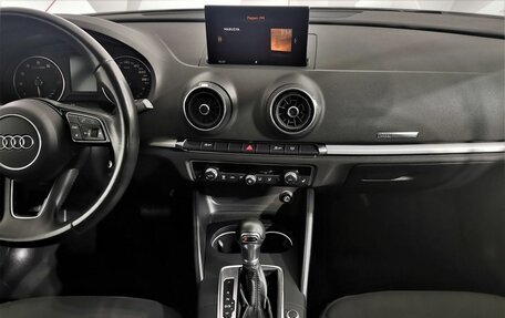 Audi A3, 2018 год, 1 805 000 рублей, 14 фотография