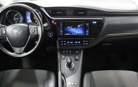 Toyota Auris II, 2016 год, 1 750 000 рублей, 18 фотография