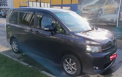 Toyota Voxy II, 2010 год, 1 380 000 рублей, 1 фотография