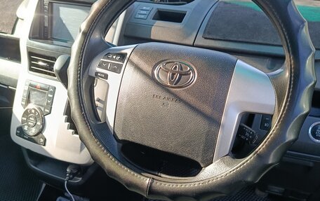 Toyota Voxy II, 2010 год, 1 380 000 рублей, 7 фотография