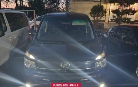 Toyota Voxy II, 2010 год, 1 380 000 рублей, 4 фотография
