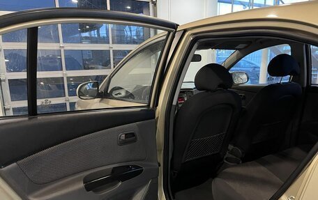 KIA Rio II, 2011 год, 650 000 рублей, 24 фотография