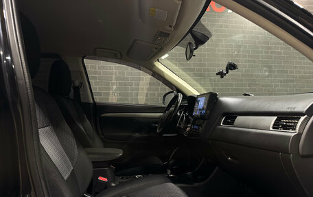 Mitsubishi Outlander III рестайлинг 3, 2012 год, 1 539 000 рублей, 9 фотография