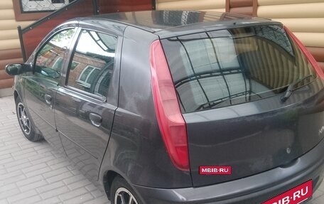 Fiat Punto III Punto Evo рестайлинг, 2001 год, 250 000 рублей, 2 фотография