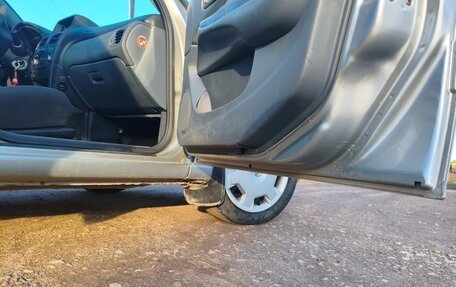 Nissan Almera, 2006 год, 300 000 рублей, 18 фотография