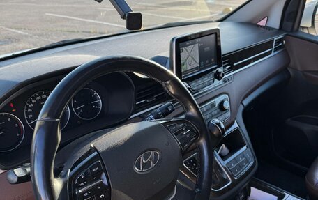 Hyundai Grand Starex Grand Starex I рестайлинг 2, 2018 год, 3 200 000 рублей, 13 фотография
