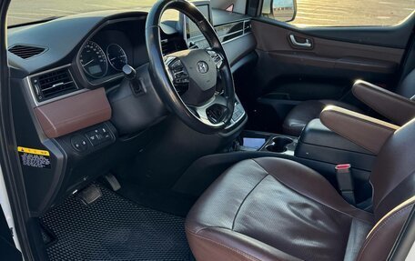 Hyundai Grand Starex Grand Starex I рестайлинг 2, 2018 год, 3 200 000 рублей, 14 фотография