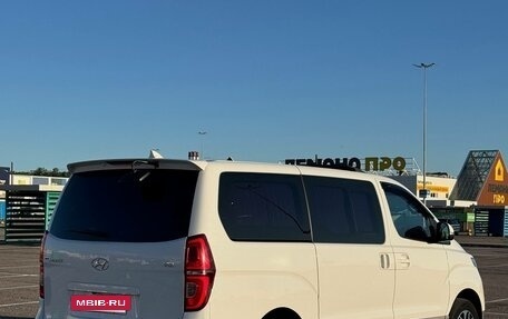 Hyundai Grand Starex Grand Starex I рестайлинг 2, 2018 год, 3 200 000 рублей, 3 фотография