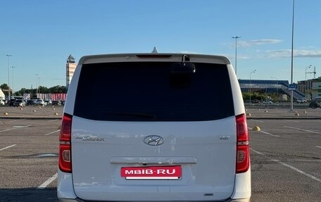 Hyundai Grand Starex Grand Starex I рестайлинг 2, 2018 год, 3 200 000 рублей, 4 фотография