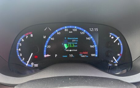 Toyota Yaris Cross, 2021 год, 2 100 000 рублей, 16 фотография