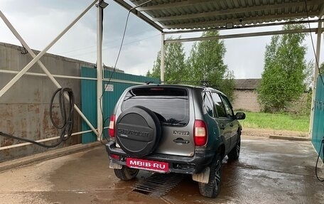 Chevrolet Niva I рестайлинг, 2005 год, 155 000 рублей, 3 фотография