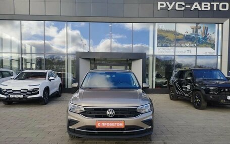 Volkswagen Tiguan II, 2021 год, 2 440 000 рублей, 2 фотография