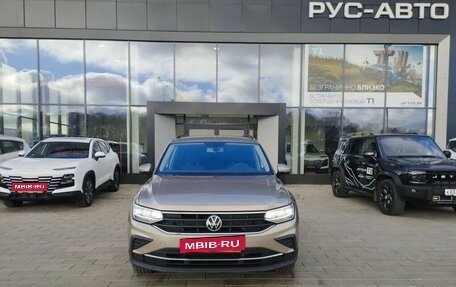 Volkswagen Tiguan II, 2021 год, 2 440 000 рублей, 9 фотография