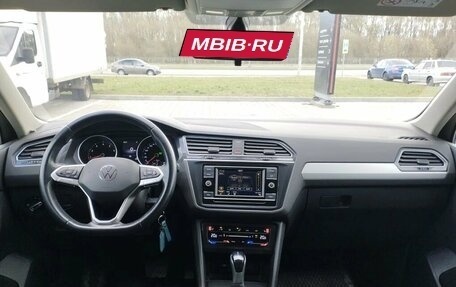Volkswagen Tiguan II, 2021 год, 2 440 000 рублей, 15 фотография