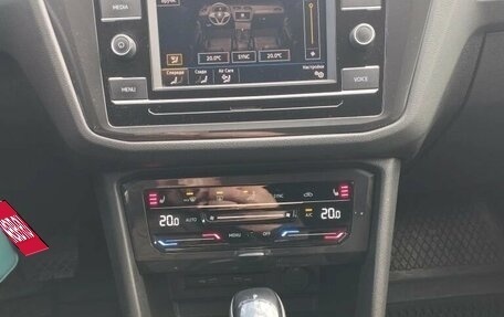 Volkswagen Tiguan II, 2021 год, 2 440 000 рублей, 18 фотография