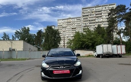 Hyundai Solaris II рестайлинг, 2011 год, 587 000 рублей, 1 фотография