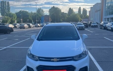 Chevrolet Trax, 2020 год, 1 550 000 рублей, 2 фотография