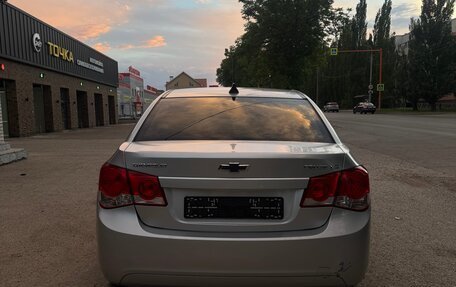 Chevrolet Cruze II, 2010 год, 550 000 рублей, 5 фотография