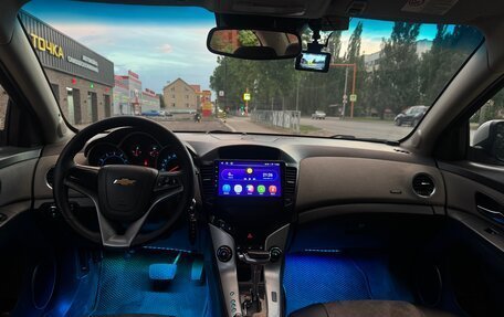 Chevrolet Cruze II, 2010 год, 550 000 рублей, 7 фотография