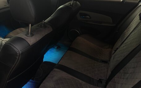 Chevrolet Cruze II, 2010 год, 550 000 рублей, 8 фотография