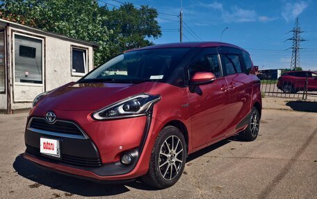 Toyota Sienta II, 2015 год, 1 550 000 рублей, 2 фотография